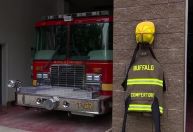 Corpo de bombeiros da Pensilvânia faz homenagem a colega morto em comício de Trump