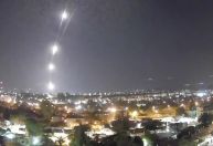 Israel intercepta dezenas de foguetes do Hezbollah durante a madrugada