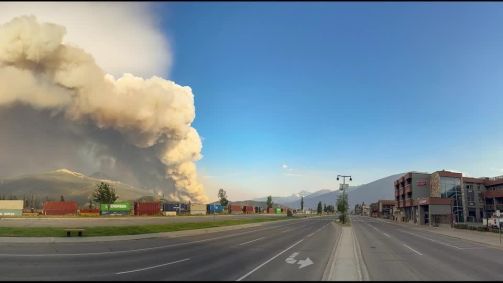 Incêndio florestal atinge cidade de Jasper, no Canadá
