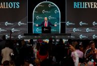 Trump diz a cristãos que eles não terão que votar após esta eleição