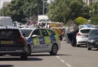 Crianças morrem e nove ficam feridas em ataque com faca na Inglaterra