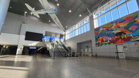 Acesso à área de check-in internacional no aeroporto Salgado Filho, em Porto Alegre (RS)