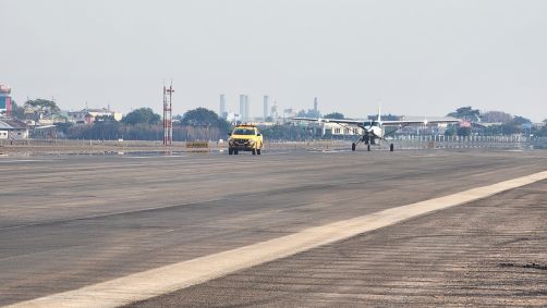 Área de movimentação de aeronaves no aeroporto Salgado Filho, em Porto Alegre (RS)
