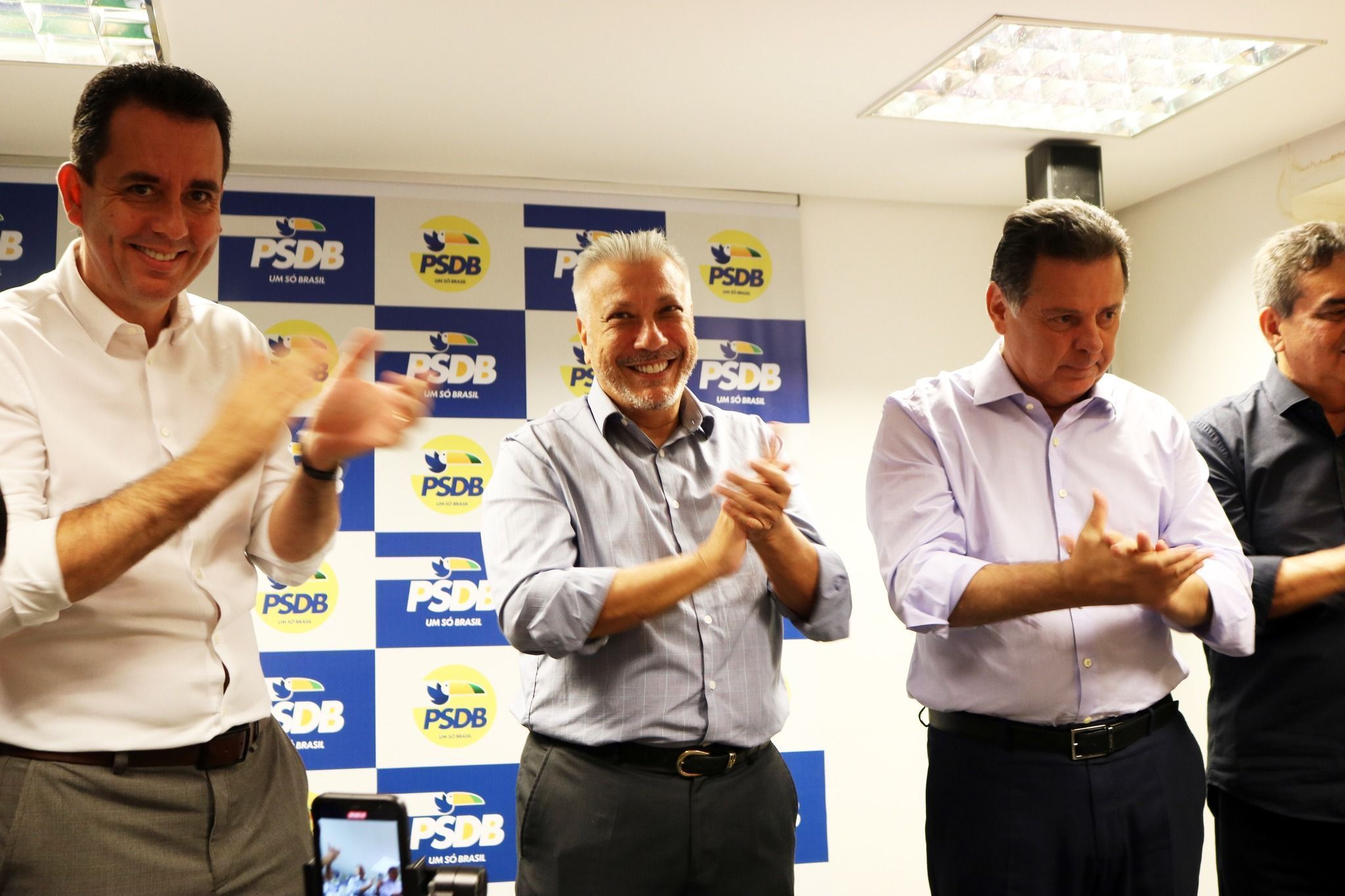 Mario Covas Neto (ao centro) durante sua refiliação ao PSDB / Reprodução/Facebook