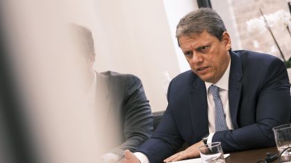 Governador de São Paulo, Tarcísio de Freitas (Republicanos), em reunião em Londres, no Reino Unido, em 1º de julho de 2024