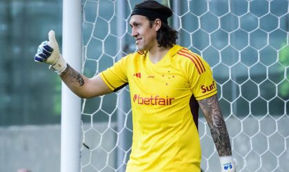Estreia de Cássio no Cruzeiro tem boas defesas e recado à torcida; veja números