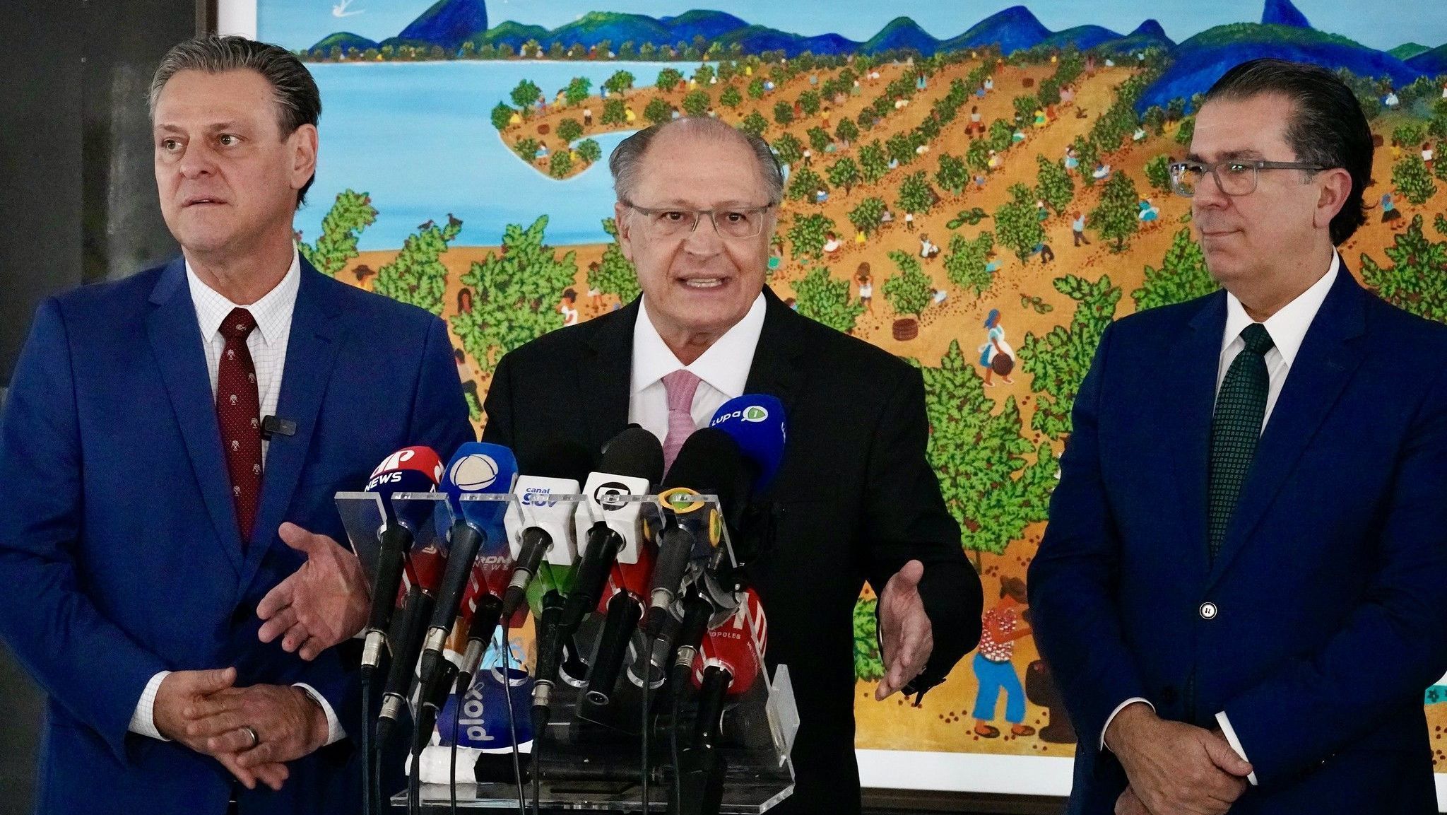 Vice-presidente da República, Geraldo Alckmin (PSB), concede entrevista coletiva a jornalistas no Palácio do Planalto, em Brasília, 16 de julho de 2024