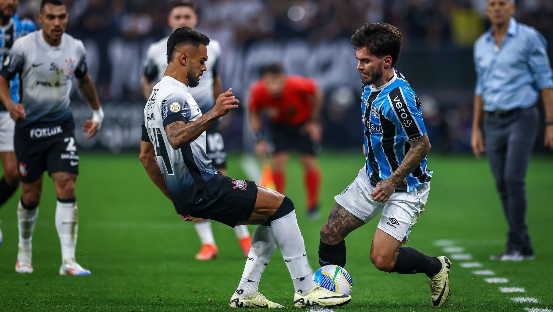 Corinthians e Grêmio se enfrentam pelas oitavas da Copa do Brasil