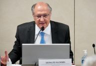 "Temos que estar atentos", diz Alckmin sobre regulamentação da reforma tributária