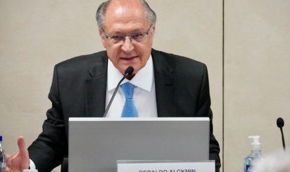 "Temos que estar atentos", diz Alckmin sobre regulamentação da reforma tributária