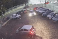 Vídeo: dois homens são presos após roubarem carro no estacionamento da UFBA