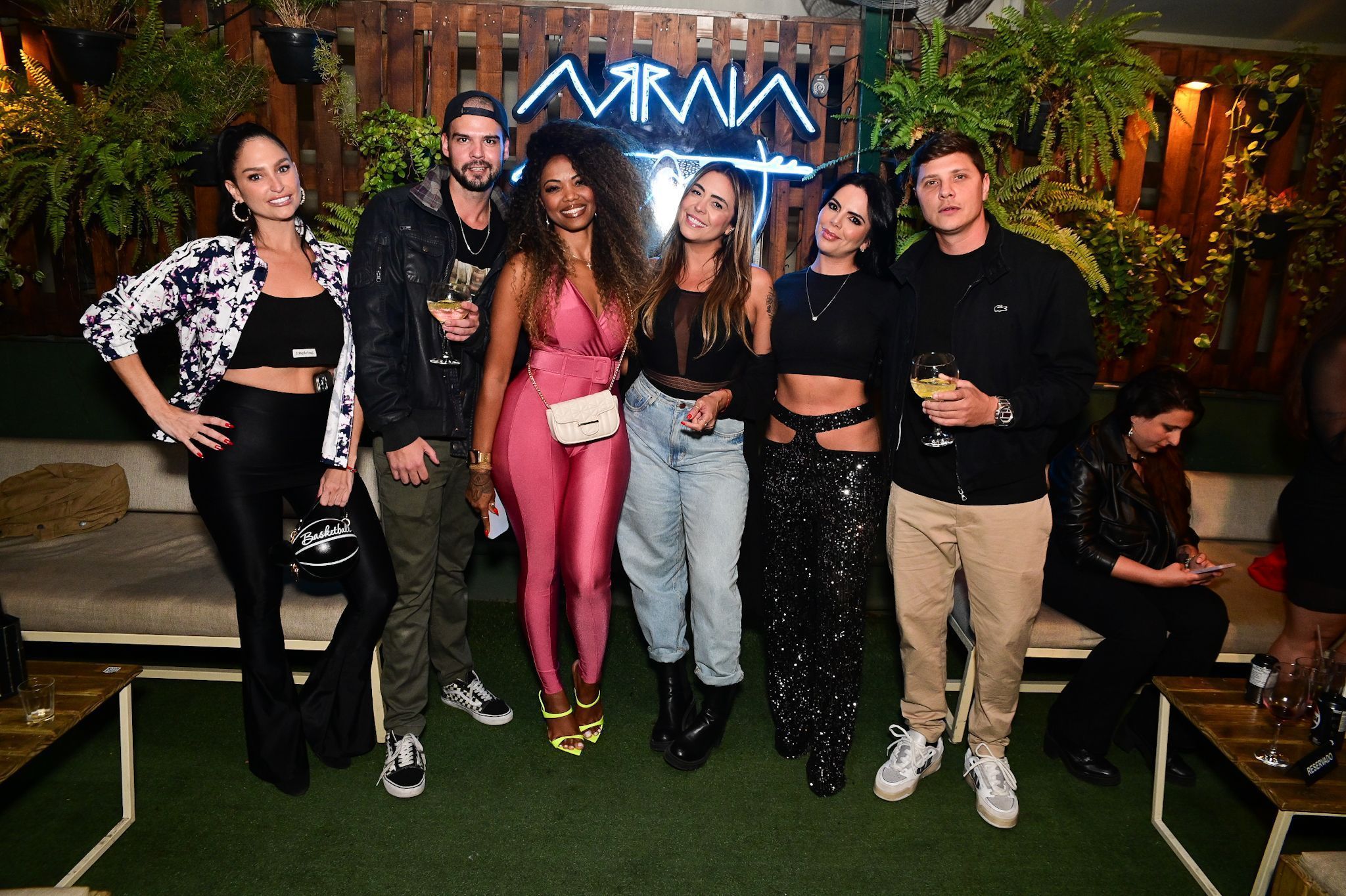 Ariela, Patrick, Ingrid, Marília, Renata e Alexandre (1)