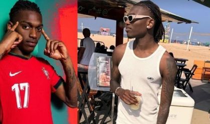 Atacante do Milan e da Seleção Portuguesa, Rafael Leão, toma caipirinha em praia do Rio de Janeiro
