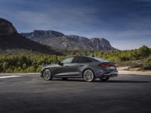 Novo Audi A5 Sedan na cor cinza Magnet