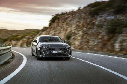 Novo Audi A5 Sedan na cor cinza Magnet