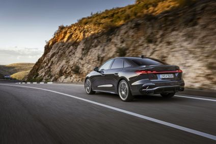 Novo Audi A5 Sedan na cor cinza Magnet