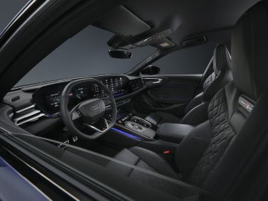 Audi S5 Sedan na cor azul Ascari metálico