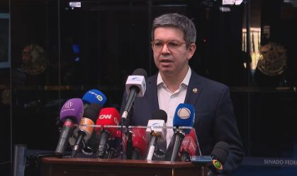 Randolfe Rodrigues (sem partido-AP), líder do governo no Congresso