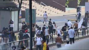 Manifestantes durante protesto contra governo de Nicolás Maduro após confirmação de resultados da eleição presidencial