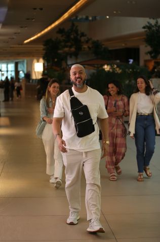 Belo passeia pelo shopping no Rio de Janeiro. / Edson Douglas/AgNews