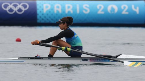Bia Tavares, do remo skiff simples
