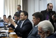 CCJ adia mais uma vez votação da PEC do BC