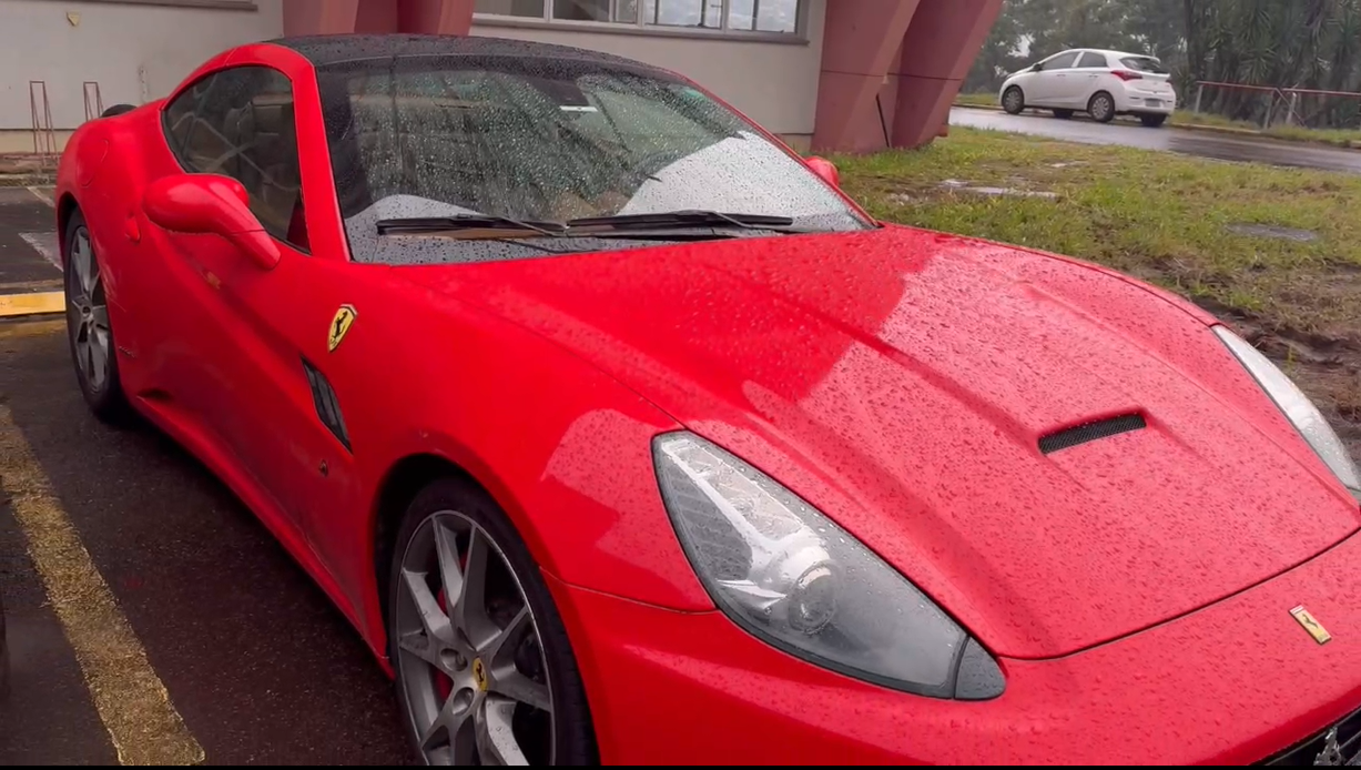 Secretaria da Educação de Porto Alegre é investigada por fraude e compra de Ferrari