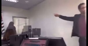 Discussão entre juíza e advogado durante audiência em fórum de Diadema (SP)