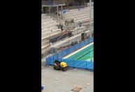 Vídeo: Com pedaços de madeira, operários brigam em obra do Pacaembu, em SP