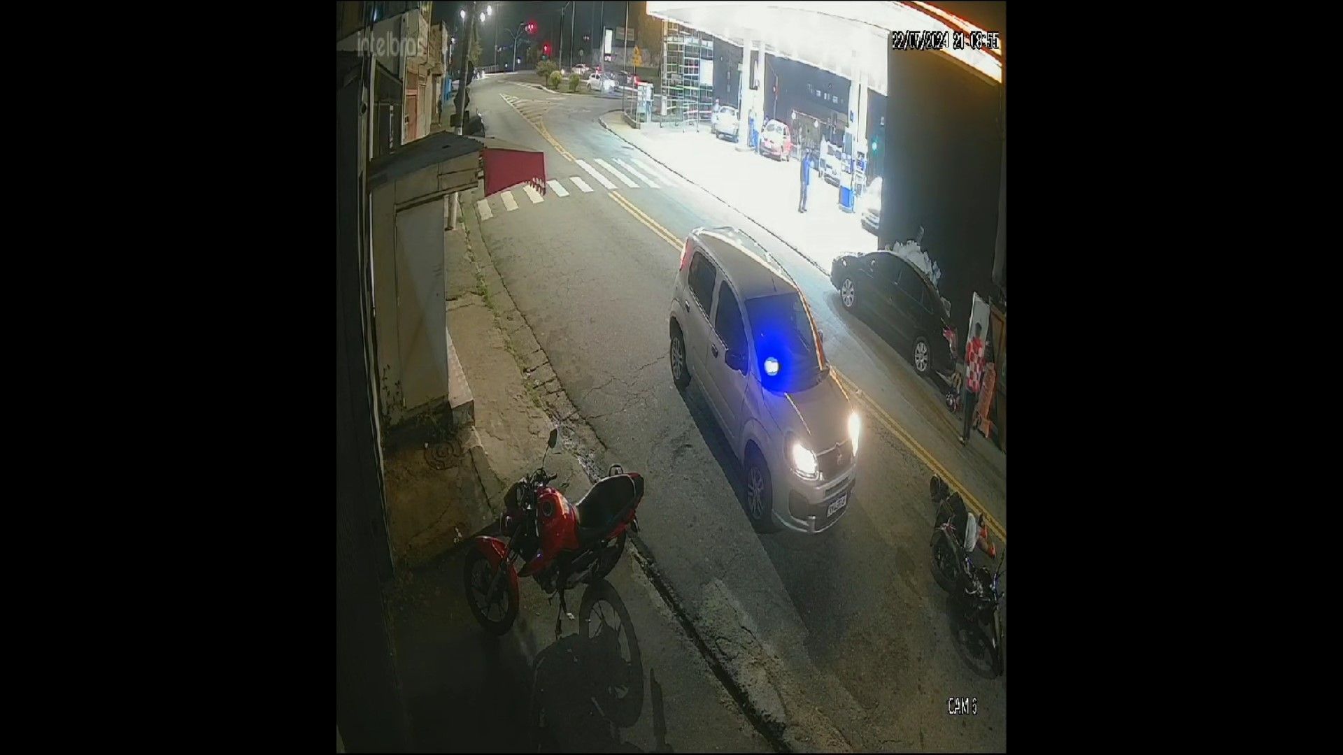 Jovem fica caído na rua após ser baleado por GCM aposentado em SP