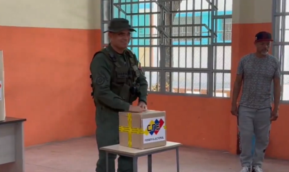 Testemunhamos uma jornada perfeitamente pacífica, diz ministro da Defesa da Venezuela