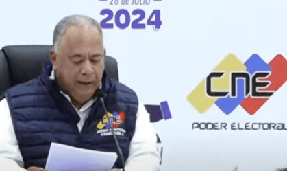 Vídeo: venezuelanos fazem panelaço contra anúncio de vitória de Maduro