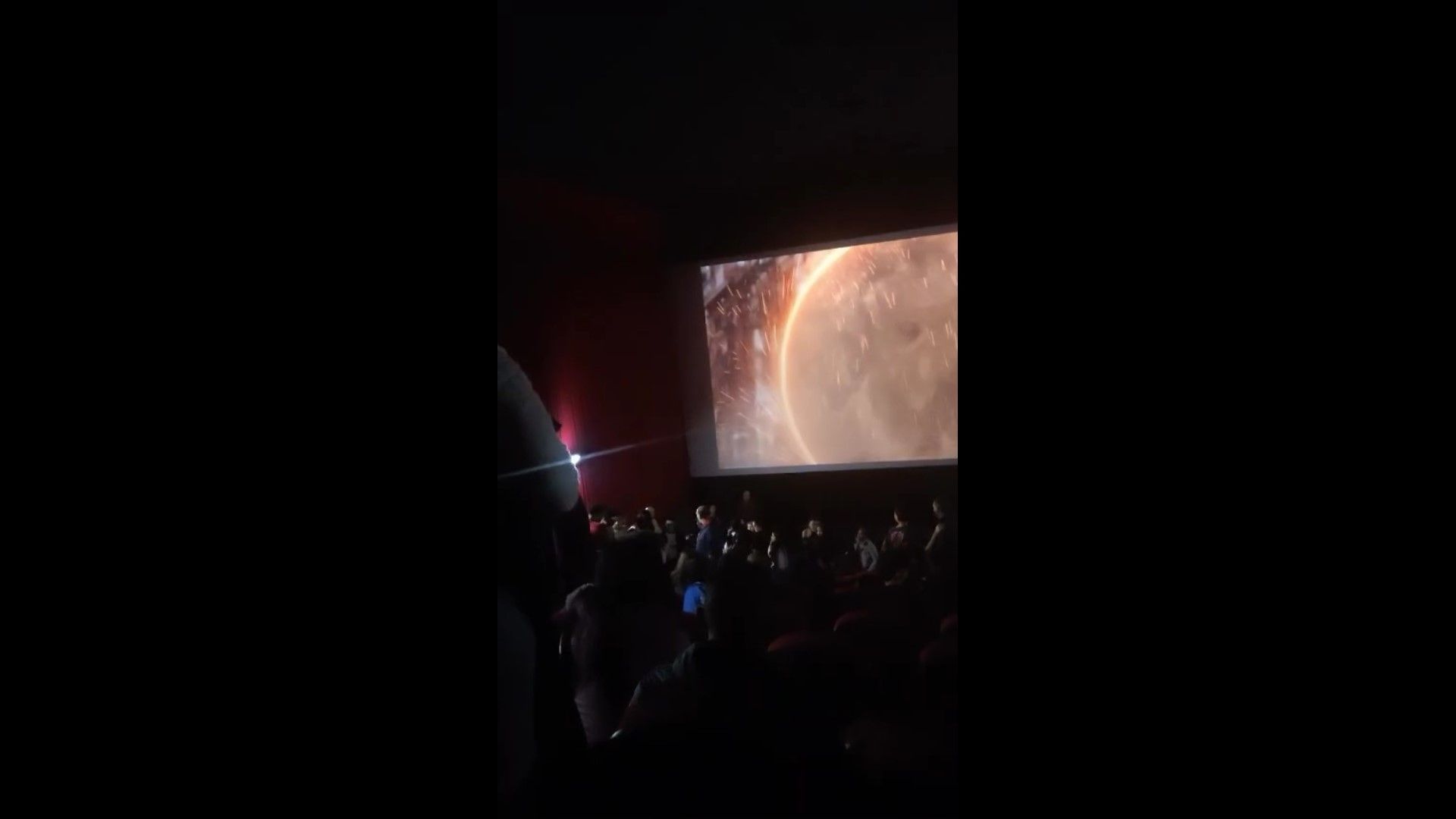 Briga durante exibição do filme "Deadpool & Wolverine" no litoral paulista