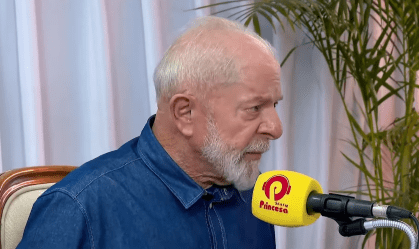 Lula em entrevista à Rádio Princesa FM