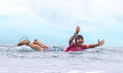 Chumbinho comemora bom desempenho nas oitavas de final do surfe em Paris 2024