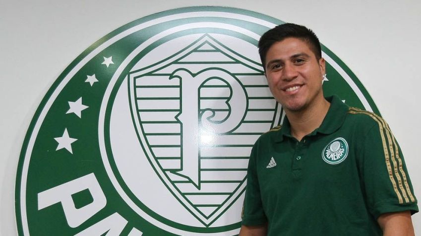 Cristaldo em apresentação no Palmeiras, em 2014 • palmeiras.com.br