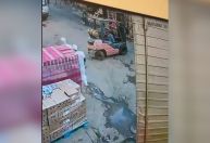 Vídeo: motociclista morre após ser atingido por empilhadeira no Rio de Janeiro