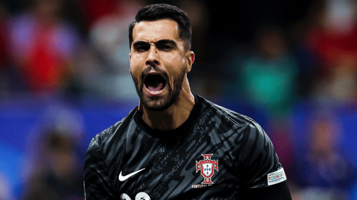 RIVAL DESFALCADO? Diogo Costa pode virar dúvida no Porto para estreia contra o Palmeiras