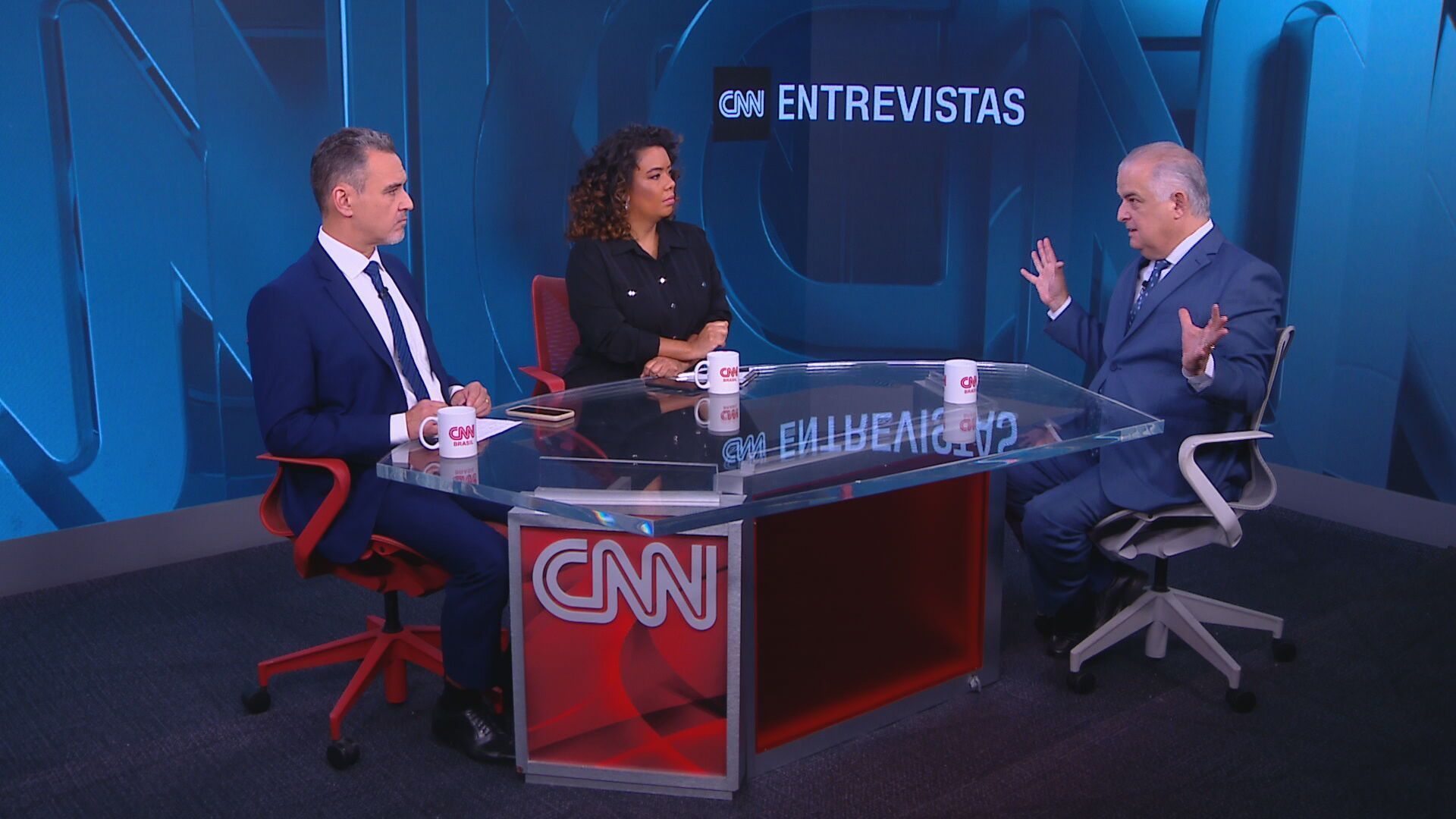 O ministro Márcio França é o entrevistado do CNN Entrevistas
