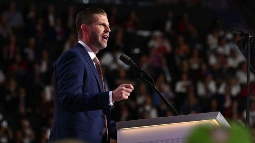 Eric Trump fala durante a Convenção Nacional Republicana na quinta-feira, 18 de julho, em Milwaukee