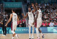 Paris 2024: Dream Team vence mais uma e avança às quartas no basquete