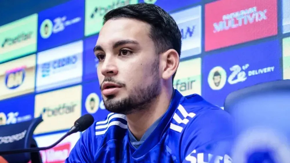 Fabrizio Peralta em apresentação como jogador do Cruzeiro, na última quarta-feira (14)