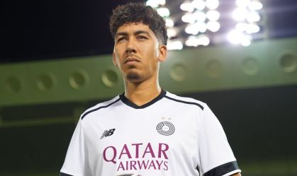 Roberto Firmino é anunciado pelo Al-Sadd, do Catar