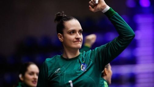 Gabi Moreschi foi o destaque do Brasil na goleada sobre a Espanha na estreia do handebol feminino em Paris