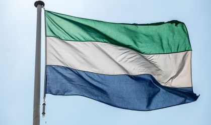 Serra Leoa proíbe casamento infantil com nova lei