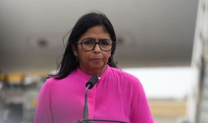 Vice de Maduro discute ameaça dos EUA com chanceler da Rússia