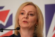 Ex-primeira-ministra Liz Truss perde assento no parlamento após eleição no Reino Unido