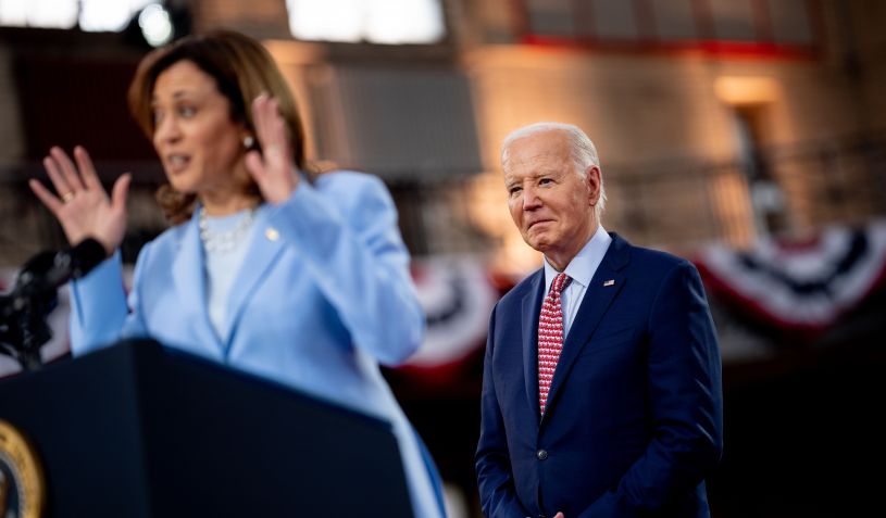A vice-presidente dos EUA, Kamala Harris, apresenta o presidente dos EUA, Joe Biden, durante um comício de campanha no Girard College em 29 de maio de 2024 na Filadélfia, Pensilvânia / Andrew Harnik/Getty Images
