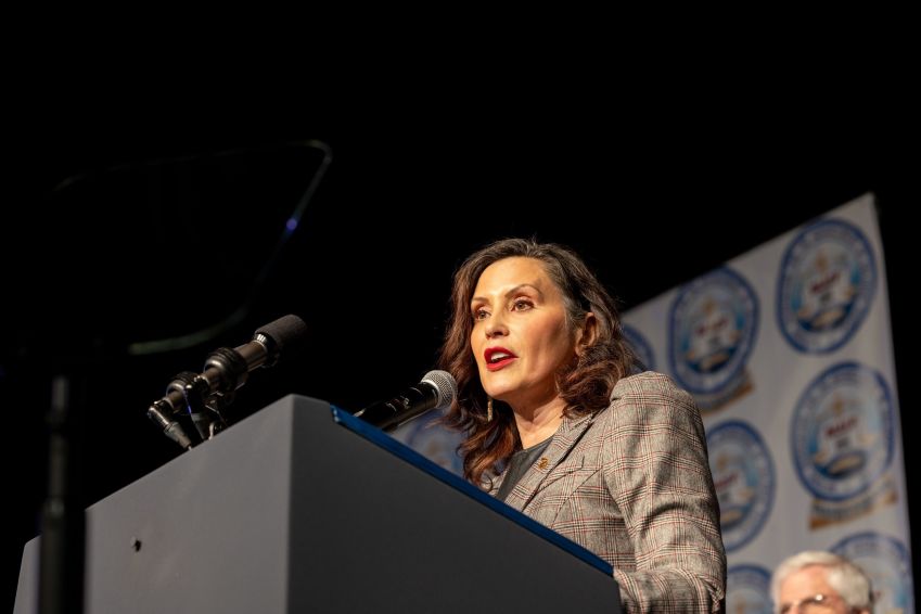 A governadora de Michigan, Gretchen Whitmer, discursa durante o 69º Jantar Anual do Fundo de Luta pela Liberdade no Huntington Place em 19 de maio de 2024 em Detroit • Monica Morgan/Getty Images