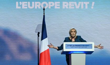 Polícia francesa invade sede do partido de ultradireita de Marine Le Pen